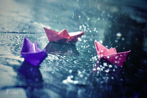 photos-in-the-rain-paper-boats1